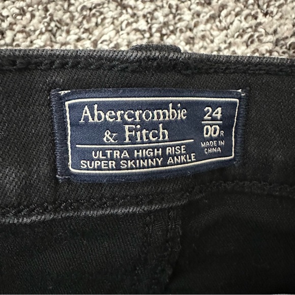 Abercrombie & Fitch Ultra High Rise Skinny Ankle Jeans Distressed Black Wash - Picture 4 of 5